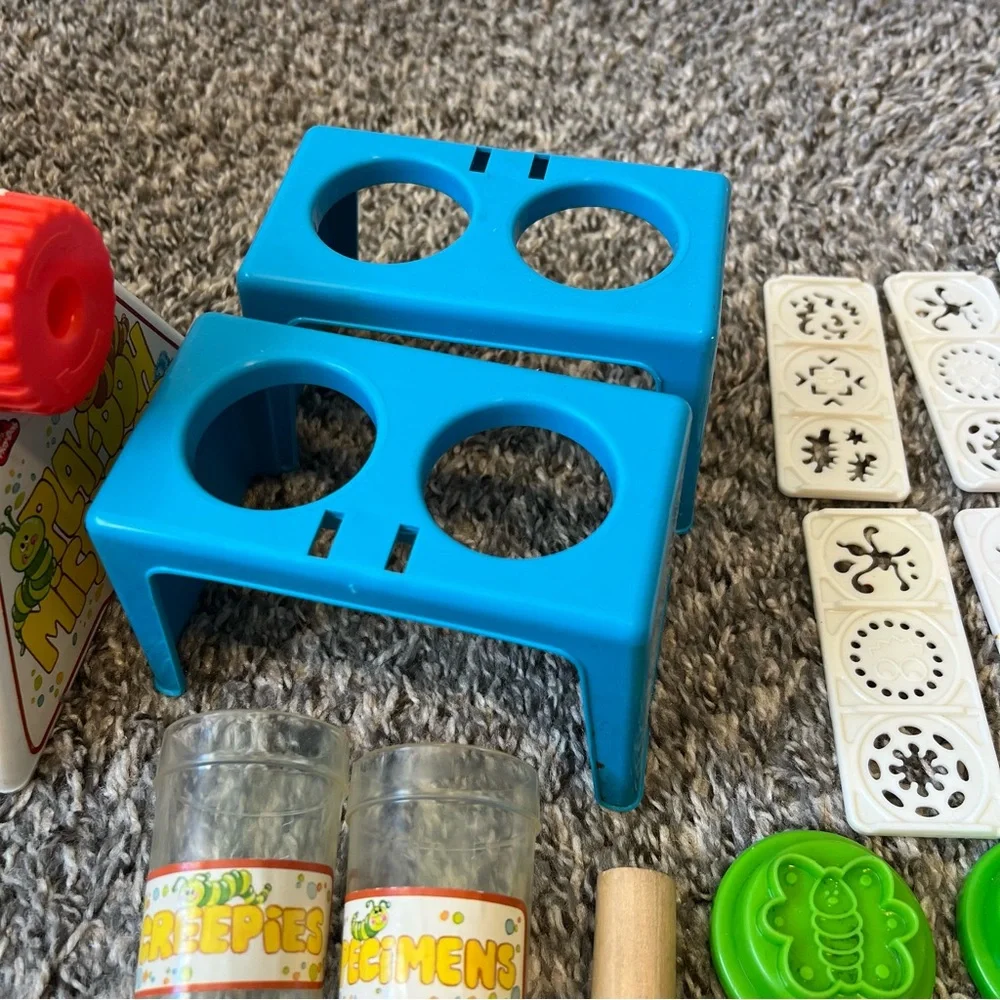 Play-doh Vintage 1980 Microscope Crank Out Crazy Critters In Box Set Kenner‎